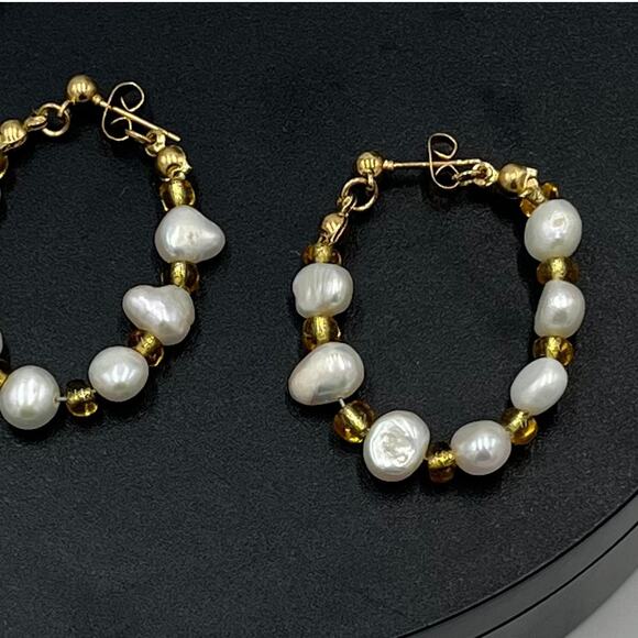 Amber Sceats White
Freshwater Baroque Pearl Dangle Hoop Earrings Front Back New - Picture 8 of 9